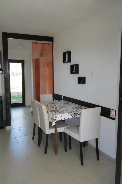 Holiday Home Mirta Pakostane